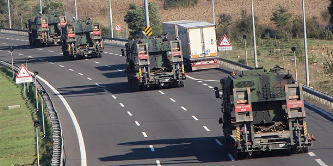Sınıra batı illerinden tank sevkiyatı sürüyor