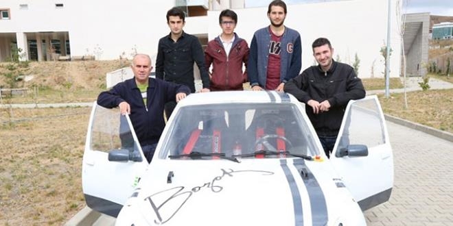 Üniversite öğrencileri elektrikli araç üretti