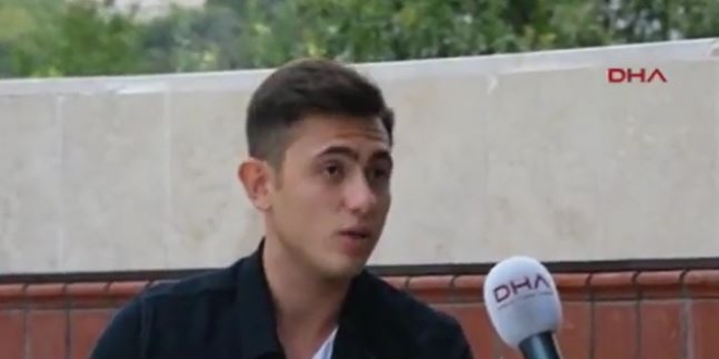 Okulu kapatılan Astsubay adayı, sokaklarda bateri çalıyor