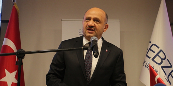 'Yabancı dili çok iyi öğrenin ama lütfen Türkçe konuşun'