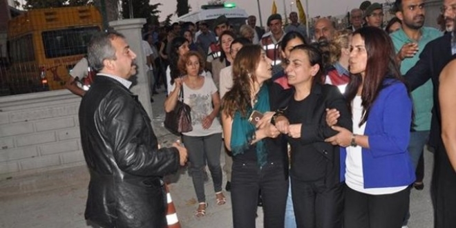 Ayşe Tuğluk'un cenazesine saldıranlar serbest