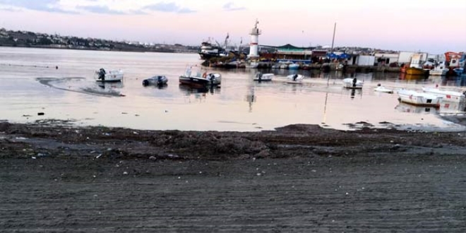 Tekirdağ'da deniz 10 metre çekildi
