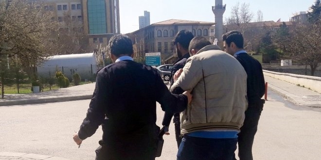 Başkasının yerine sınava giren şüpheli yakalandı