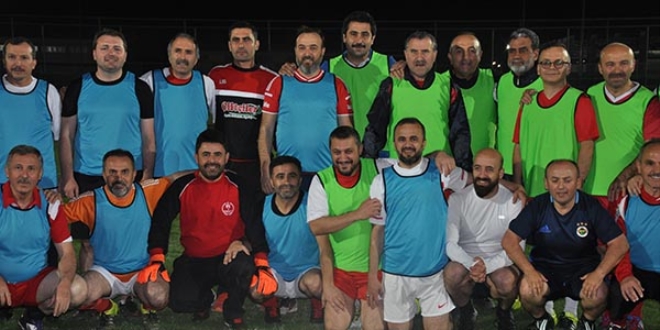 Bakanlar futbol maçı yaptı