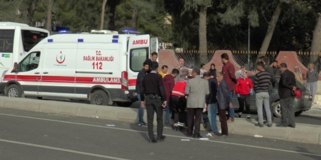Antalya'da otomobil kamyonetle çarpıştı: 5 yaralı