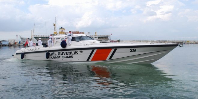 Göçmenleri kaymakam yakaladı