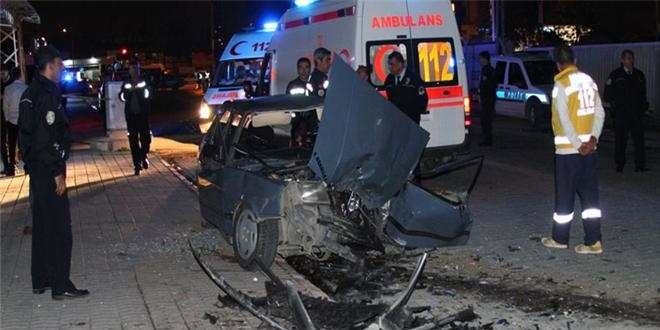Adana'da ambulans ile taksi arpt: 5 yaral