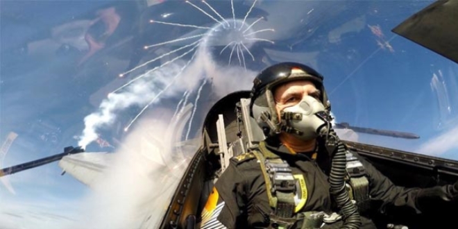 SOLOT�RK pilotunun kokpit g�r�nt�leri yay�nland�