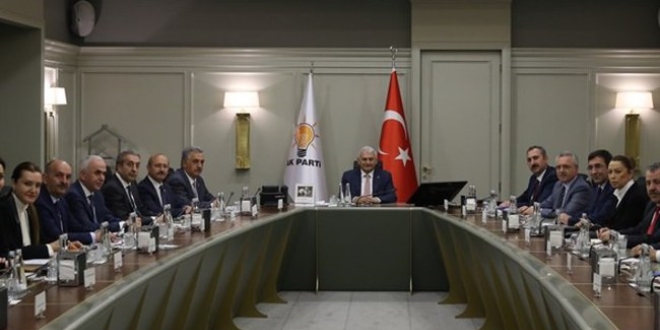 AK Parti MYK toplant�s� sona erdi
