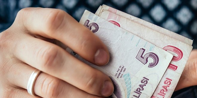 Asgari �cret bin 1361 TL'ye d��t�