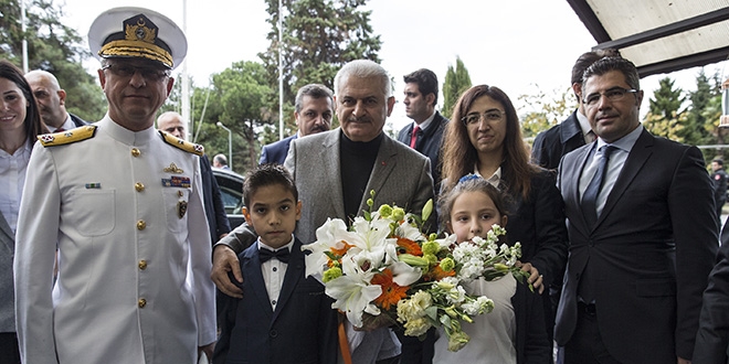 Başbakan Yıldırım, askerlik yaptığı birliği ziyaret etti