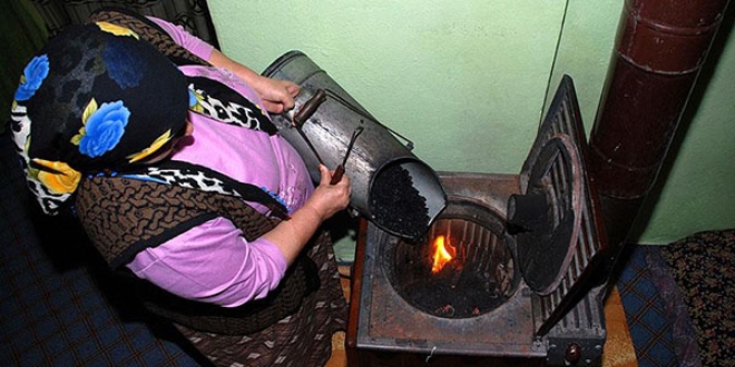 'Kalitesiz k�m�r y�lda 350 can al�yor'