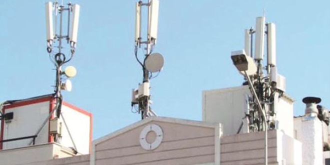 Uzmanlardan korkutan baz istasyonu ve cep telefonu uyarısı