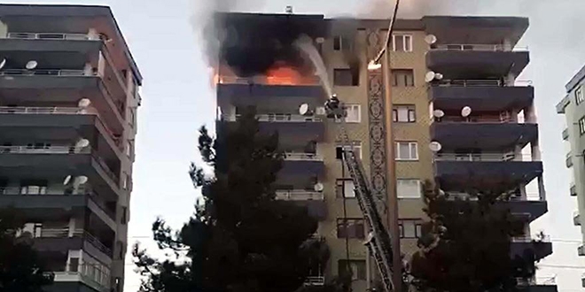Diyarbakr'da bir evin yedinci katnda patlama
