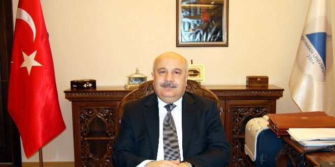 Üniversite Rektörü'nün riyakarlığı