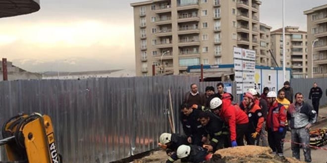 Bursa'da göçük: Çok sayıda ambulans ve kurtarma ekibi bölgede