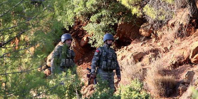 Etkisiz hale getirilen PKK'l terristlerin 'sivil' olduu yalan