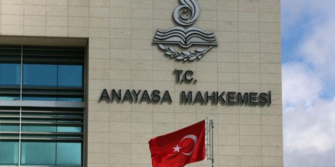 AYM'den eşcinsel memura ret