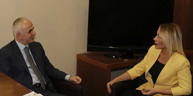 'Başarılı ama halktan kopuk Başkan'ın istifasını istedik'