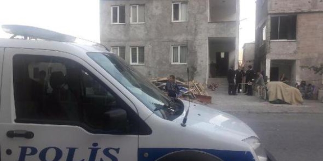 İnşaat işçisi tabancayla intihar etti