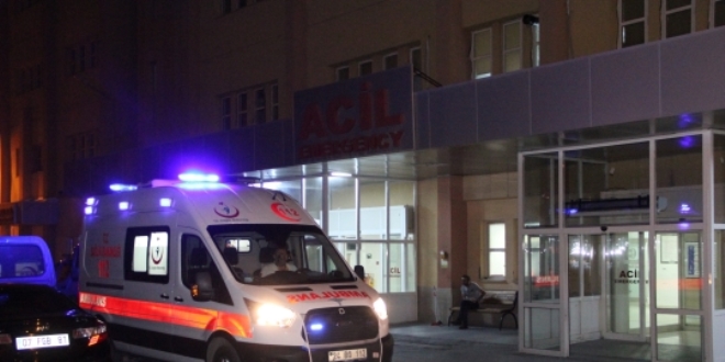 Erzincan'da trafik kazası: 3 çocuk yaralı