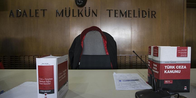 Mahkeme Başkanı: Herkes üç maymunu oynuyor!