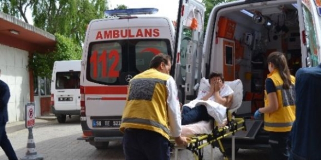 Lise öğrencileri arasında bıçaklı kavga: 1 yaralı