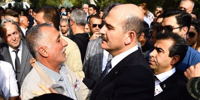 ��i�leri Bakan� Soylu'dan �ehit ailesine taziye ziyareti
