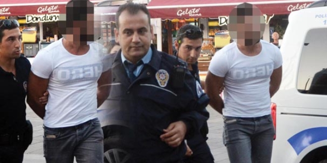 'Hero' yazılı tişört giyen kişi serbest bırakıldı