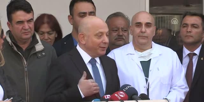 Rektör İbiş: Baykal basit sözel komutları yerine getiriyor