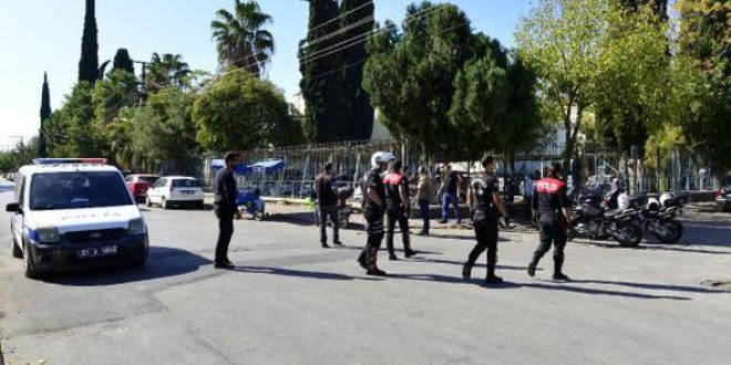 Okul önünde saldırı ihbarı, polisi alarma geçirdi