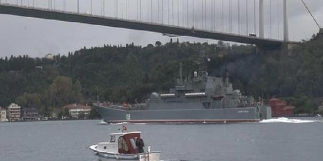 Rus sava� gemisi bo�azdan ge�ti