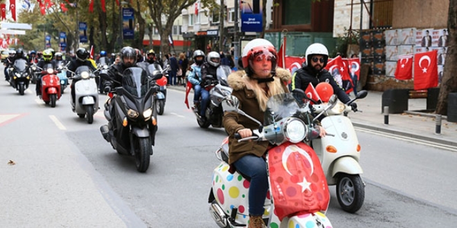 Motosikletlerle 'Cumhuriyet Bayramı' korteji oluşturuldu