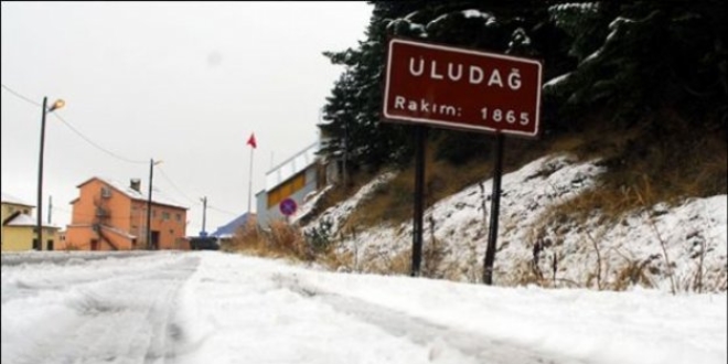 Uluda'a sezonun ilk kar dt