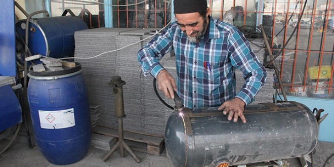 Otomobillerin eskiyen LPG tanklarıyla evleri ısıtıyor