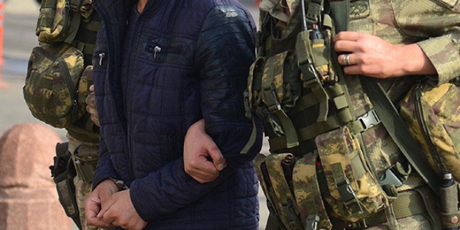 Kars'ta operasyon: 8 ki�i g�zalt�na al�nd�