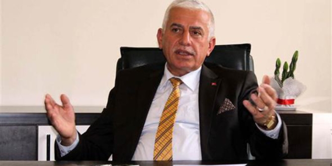Üniversiteli kızı FETÖ'den tutuklandı, istifa etti