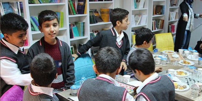 Emniyetten Şırnaklı öğrencilere kitap yardımı