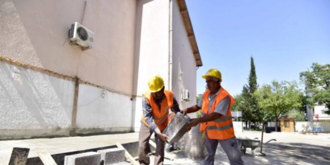 Silvan Belediyesinden okullara bak�m