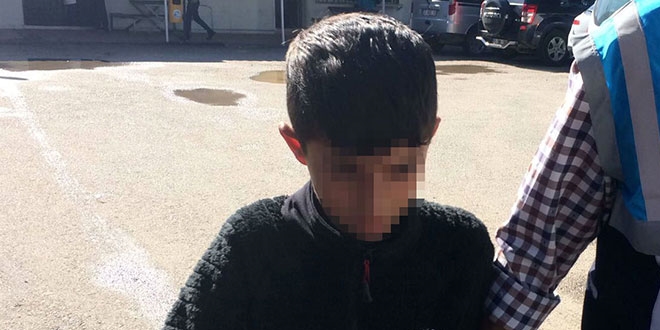 13 ya��ndaki �ocuk uyu�turucu satarken yakaland�