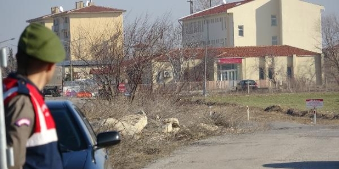 PKK'lı hükümlü, yatağını ateşe verdi