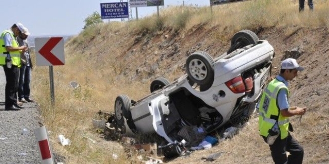 Şanlıurfa'da otomobil devrildi: 5 yaralı