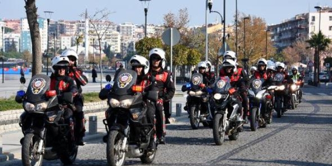 anakkale'de motosikletli polis timleri greve balad