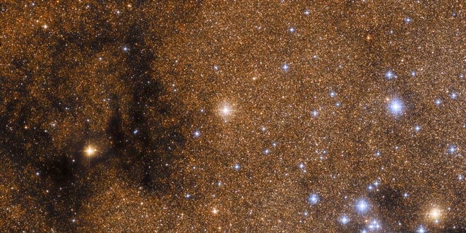 Hubble Teleskobu'nun galaksi tuvalinde asteroid lekeleri