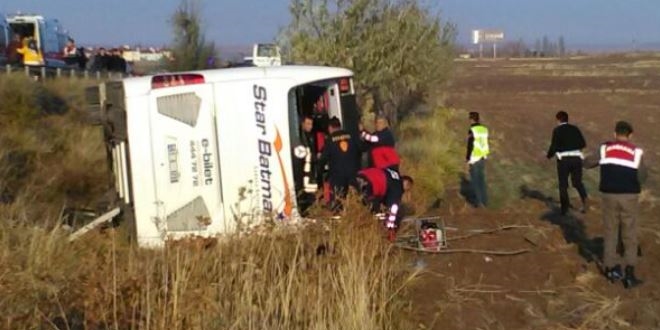 Ankara'da yolcu otobüsü devrildi: 3 ölü