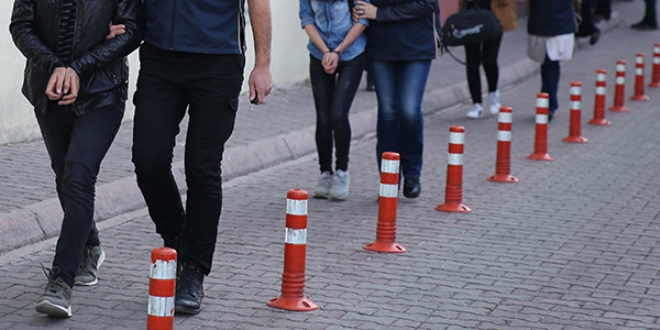 Kayseri'de 3 üniversite öğrencisi gözaltına alındı