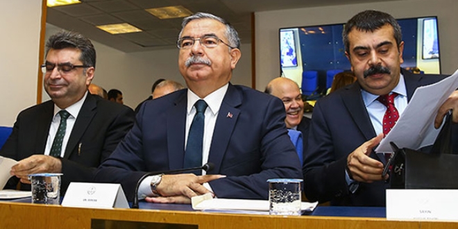Bakan İsmet Yılmaz'dan nitelikli okul açıklaması