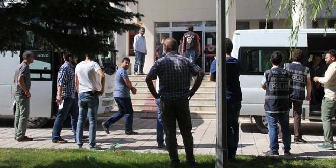 Antalya'da gzaltna alnan 20 pheliden 6's tutukland