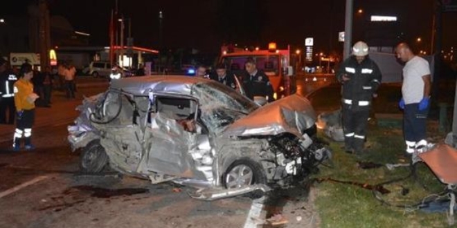 Afyonkarahisar'da trafik kazas: 2 l, 2 yaral