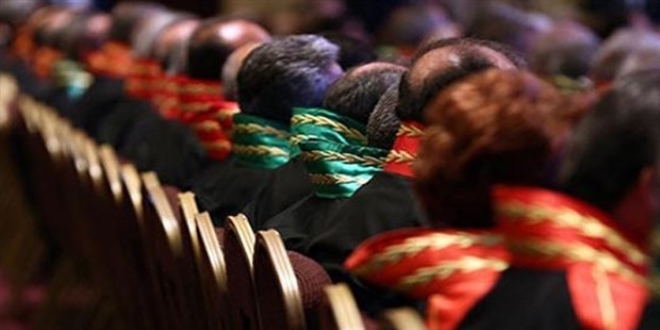 Bir Danıştay üyesi, FETÖ'den ihraç edildi